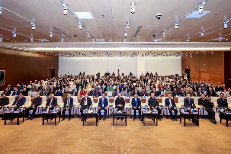 1774328523130049179.jpg 14合影 (1).jpg