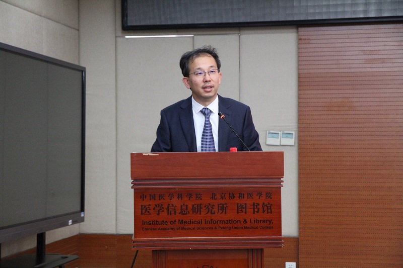 3.刘辉所馆长.jpg